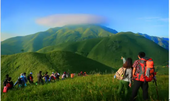 抖音知名旅游博主排行榜_抖音上的旅游博主靠什么赚钱_抖音旅游优质博主经验