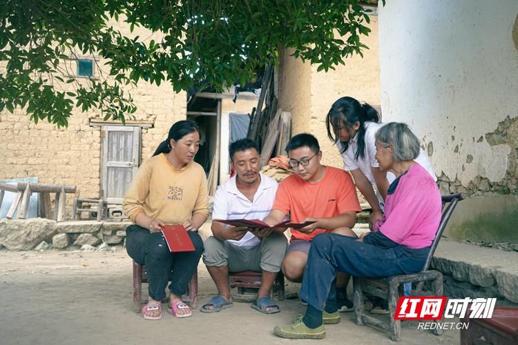 烟叶种植时间_烟叶种植收购合同_烟叶种植致富标兵