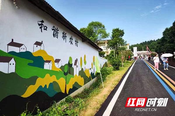 乡村行·看振兴丨醴陵市青山村：打造湖南桃形李之乡 让村民生活越来越甜蜜