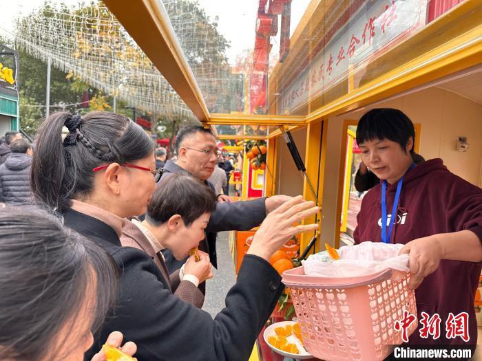 （乡村行·看振兴）闽北为果农举办柑橘节助力产业发展