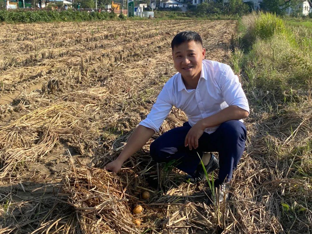 养殖土鸡致富人_致富养殖土鸡人怎么样_致富经农村养土鸡视频