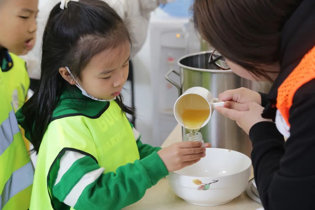 蜜蜂养殖场_致富苑蜜蜂养殖_蜜蜂养殖园