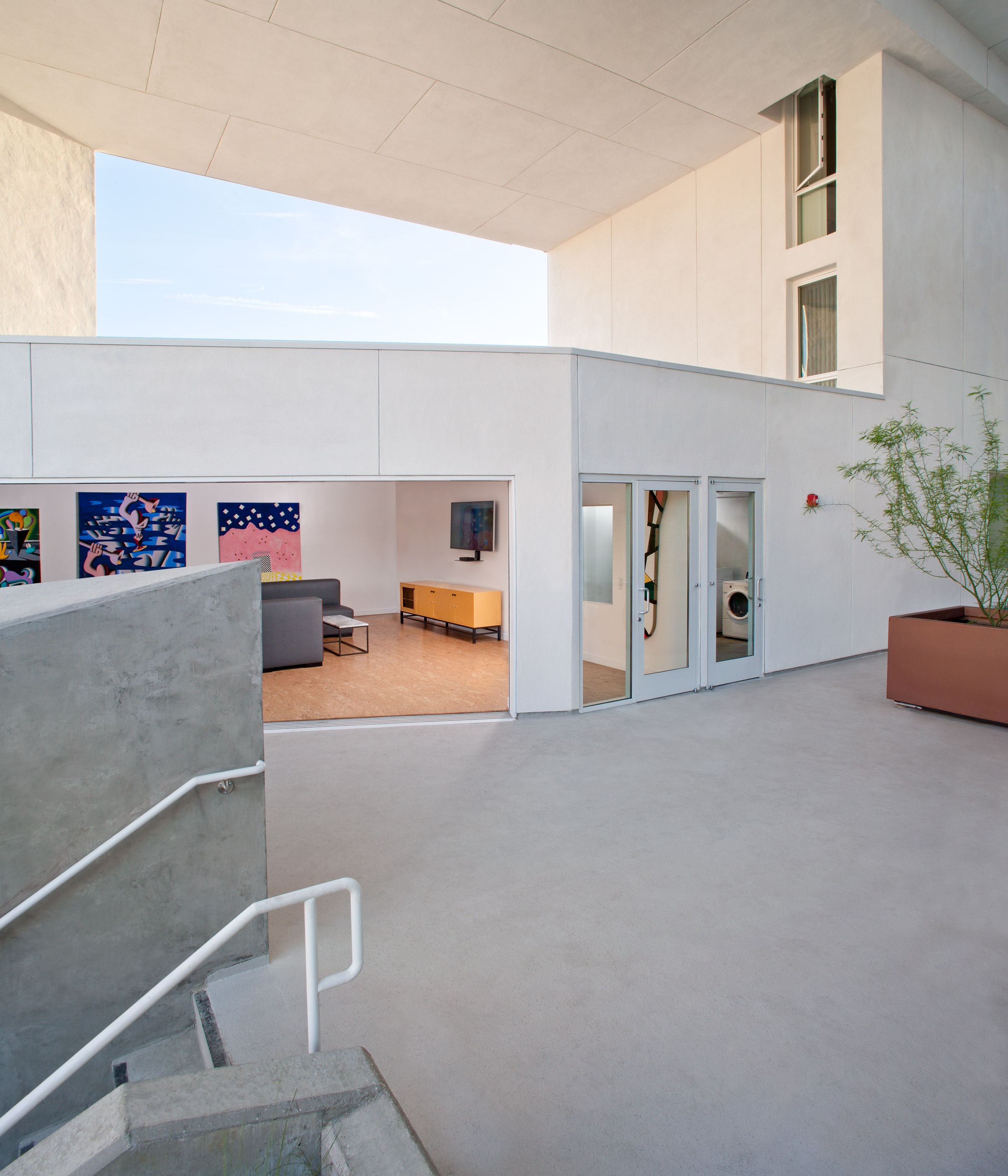 6_six-brooks-scarpa-architecture-los-angeles-california-housing-affordable_dezeen_28.jpg